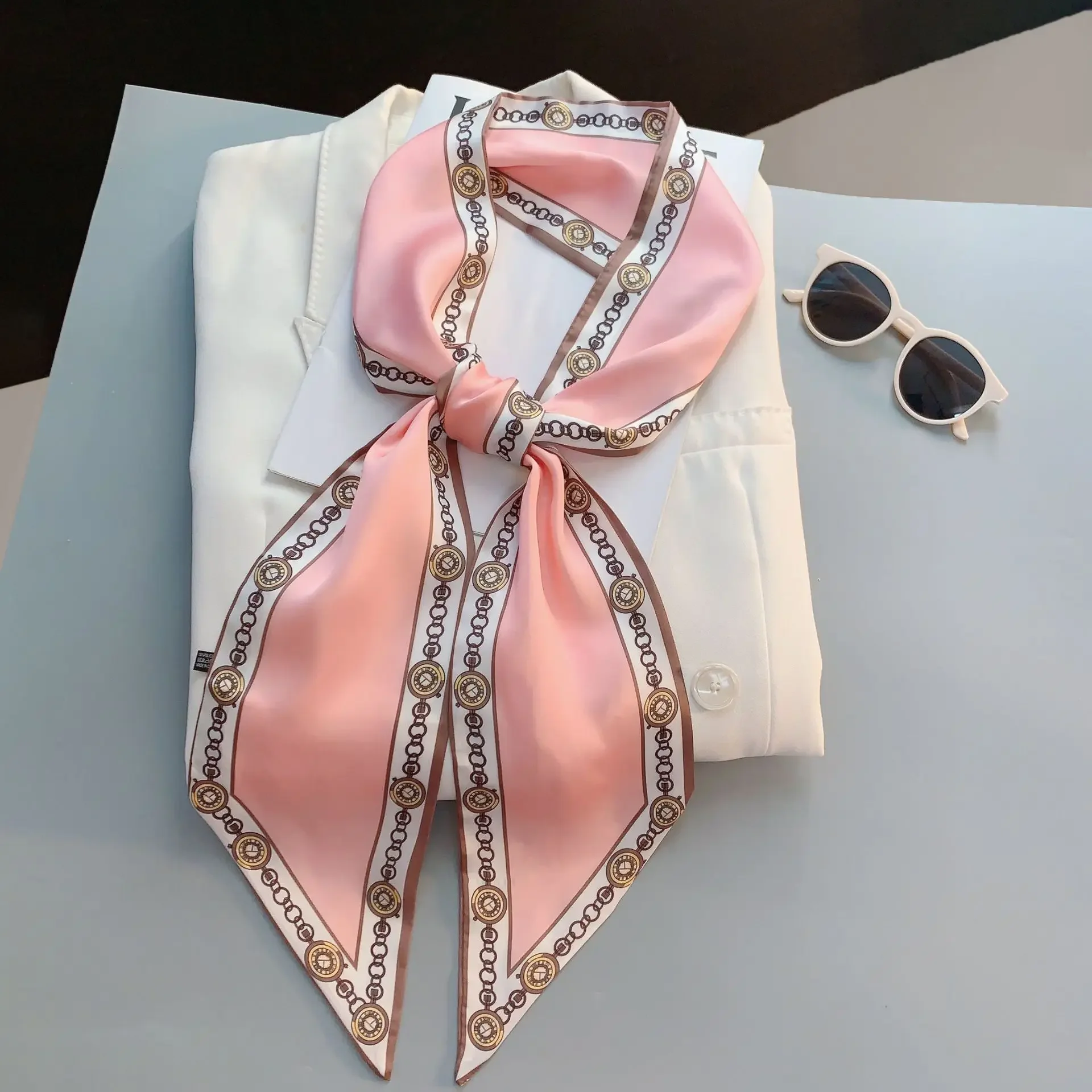 Écharpe fine imprimée à carrea - Luxury Bags Made avis et prix